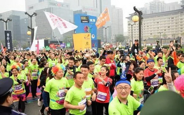 2万人多.jpg