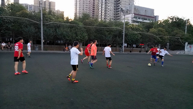 拼抢1_副本.jpg
